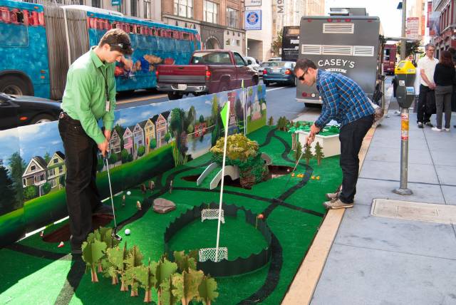 Мини-гольф на улицах города